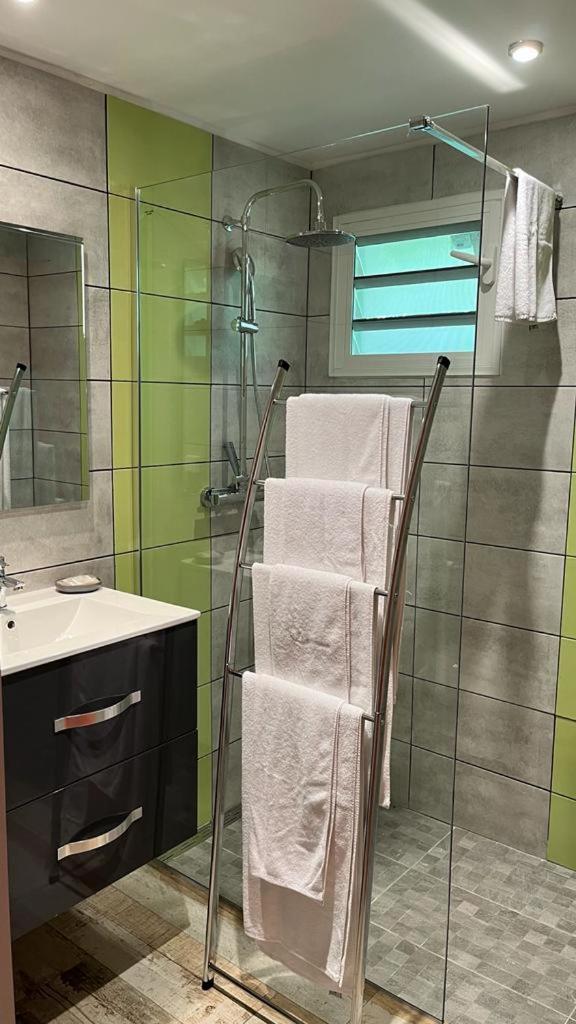 Les De La Lézarde Hotel 3*