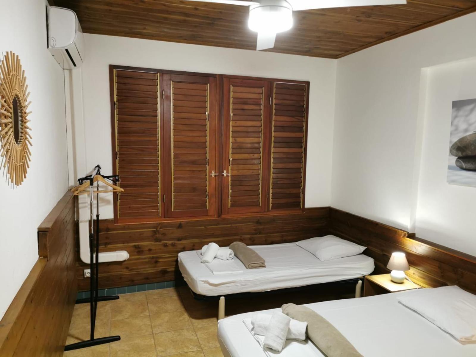 Les De La Lézarde Hotel 3*